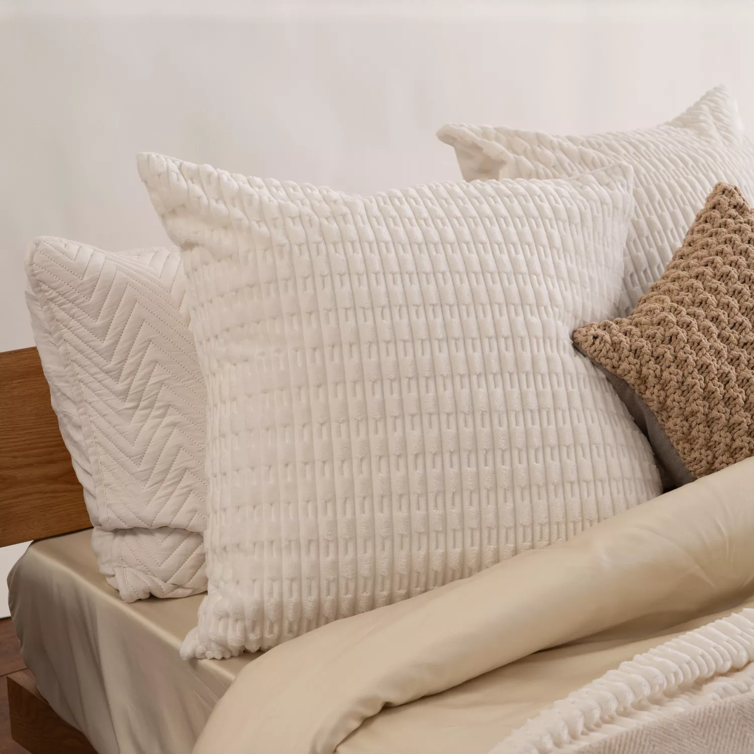 Warm Faux Fur Pillow Cover Set – Striped Warm Faux Fur Pillow Cover Set – Striped